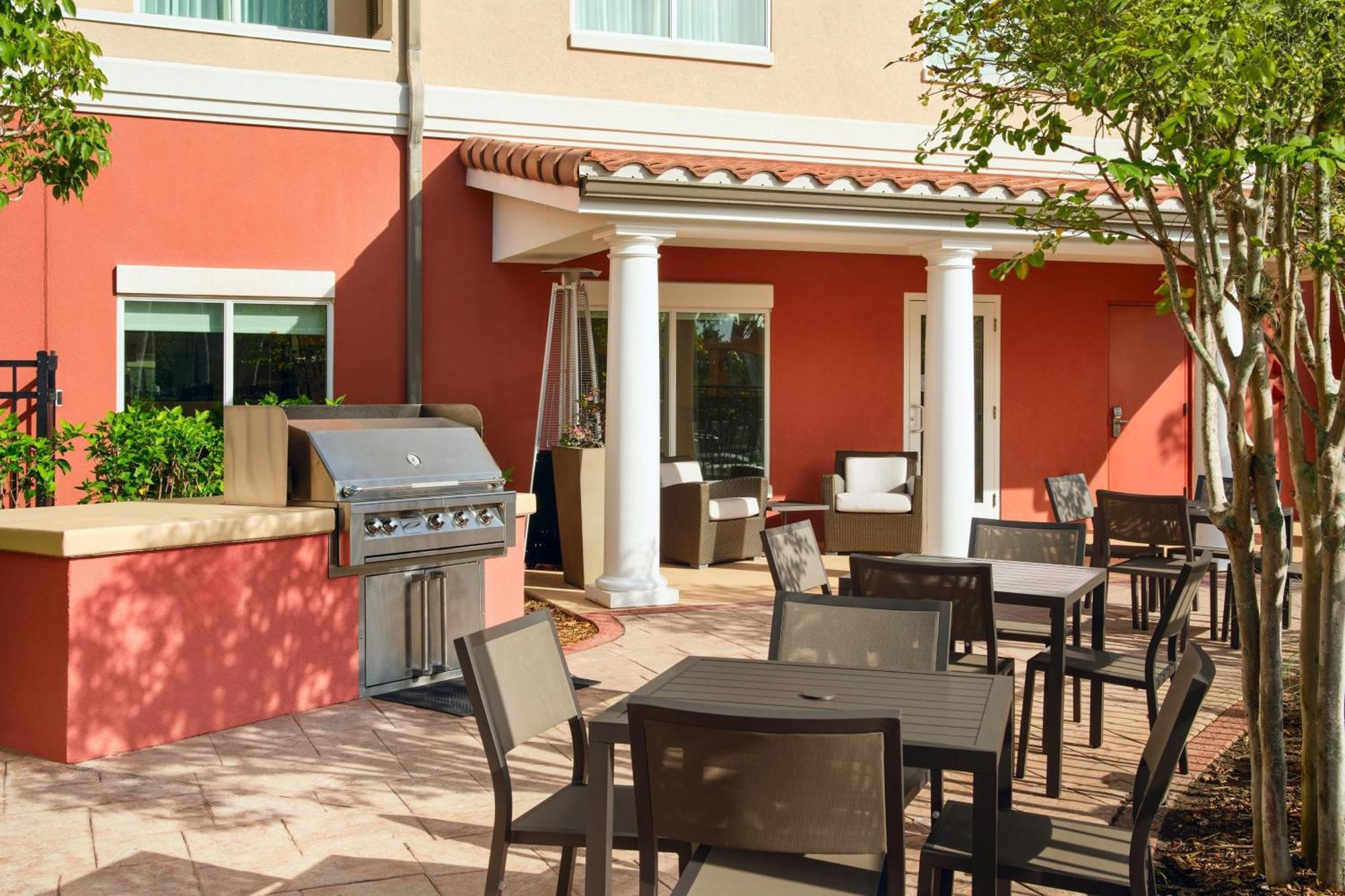 Residence Inn By Marriott Fort Myers At I-75 And Gulf Coast Town Center Estero Buitenkant foto